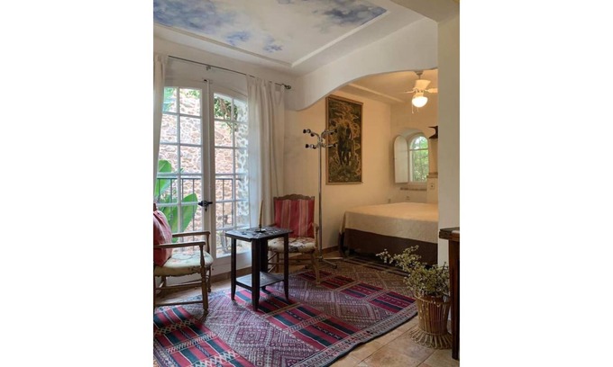 La Garde Apartamento | Studio with medieval charm