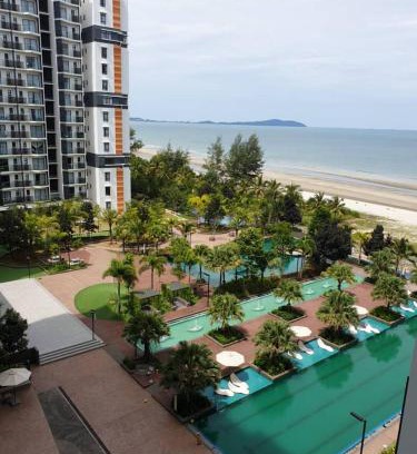 Balok Apartamento | Studio with Privacy Balcony and NETFLIX at TimurBay Sea Front Residence
