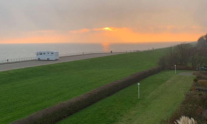 Innenhafen Apartamento | Studio with sea view and large loggia - direct access to the North Sea