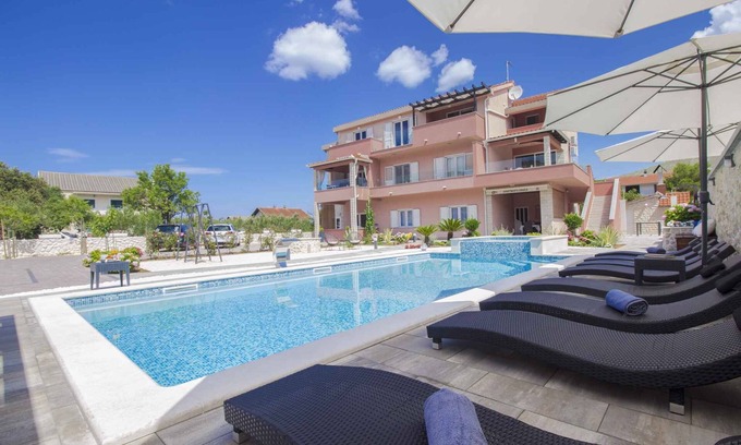 Grebastica Apartamento | Apartamento vacacional con terraza y aire acondicionado