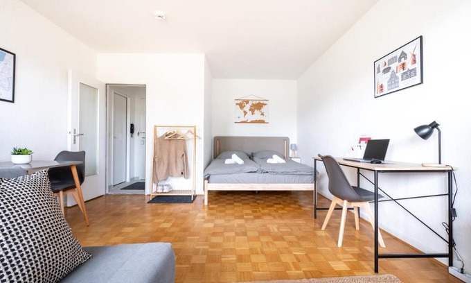 Nordstadt Apartamento | Studioapartment mit Küche und großem Balkon