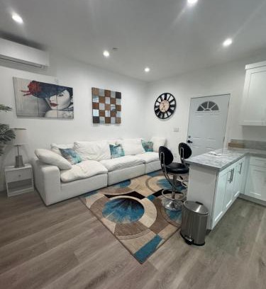 Canoga Park Casa | Stunning Guest House in West Hills California