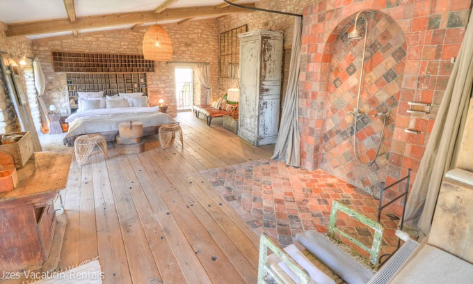 La Capelle-et-Masmolene Casa | Idílica casa de pueblo con patio y la piscina