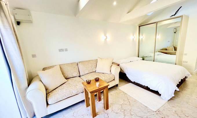 London Borough of Ealing Apartamento | Stunning 1-bed Studio in Greenford