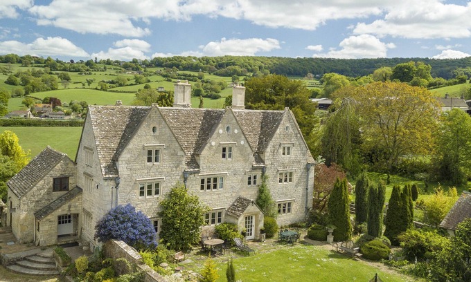 Haresfield Otro | Stunning 16th Century Grade II Listed Farmhouse