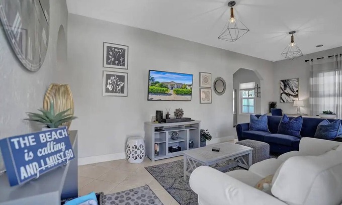 Surfside Casa | Stunning 2/2 dream beach getaway in Surfside