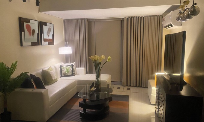 Bagumbayan Condominio | Stunning 2.5 Br@Eastwood Global
