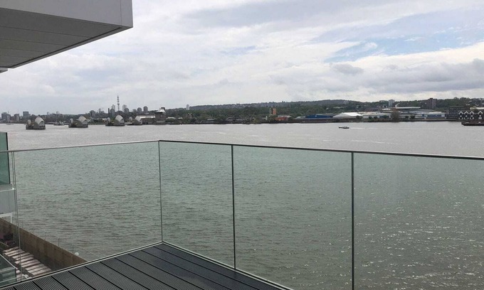 Docklands Apartamento | Stunning 2-bed Apartment in London