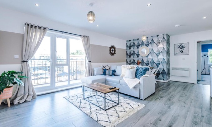Formby Apartamento | Stunning 2 Bed Apt By Greenstay Serviced Accommodation - Perfect For SHORT & LONG STAYS - Couples, Families, Business Travellers & Contractors All Welcome - 7