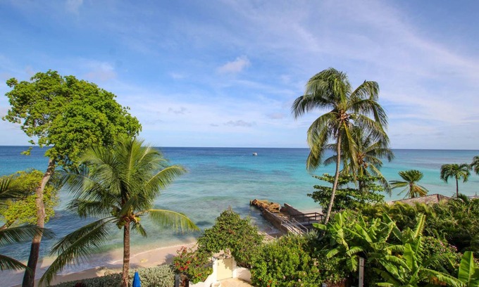 Old Trees Bay Apartamento | Stunning 2-bed Beachfront Condo on Payne's Bay