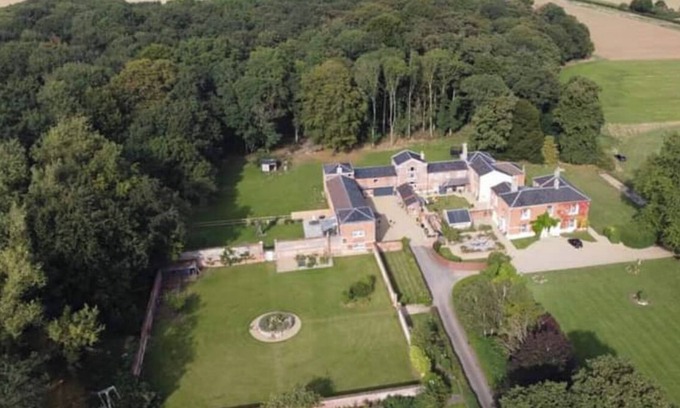 Hethel Cabaña | Stunning 2 bed cottage on rural country estate only 7 miles from Norwich