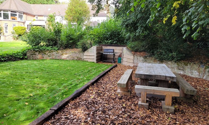 Hellesdon Cabaña | Stunning 2 bed cottage on the river Wensum