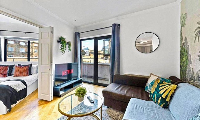 Castle Quarter Apartamento | Stunning 2-Bed in Cardiff with Balcony