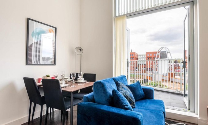 Rotherham Apartamento | Stunning 2 Bed Riverside Apartment with Balcony