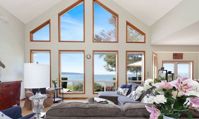 Blaine Casa | Impresionante casa frente al mar con vistas 2600sf spetacular