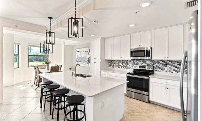 Lakewood Ranch Condominio | Stunning 2BR/2BA Unit overlooking the scenic Lakewood National Golf Course