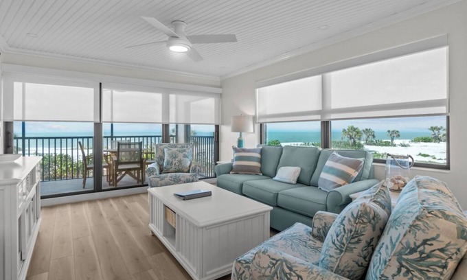 Sanibel Condominio | Stunning 2BR/2BA With Panoramic Gulf Front Views, Fully Remodeled!