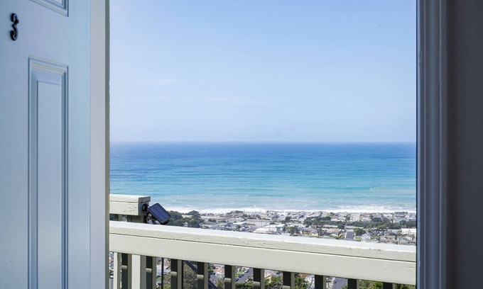 Pacifica Apartamento | Stunning 2BR Ocean Mountain Sunset View