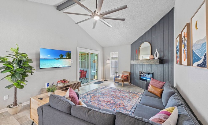 Northwest Corpus Christi Casa | Stunning 3 BD Family Home+ Game Room+PingPong+Foosball+Arcade