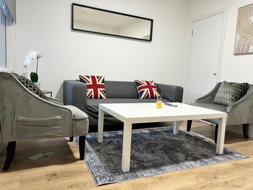 Reading Casa | Stunning 3 BED 2BATH house w/parking