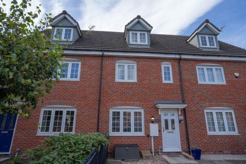 Skegby Casa | Stunning 3 bed House - Nr Kings Mill Hospital - 2 Parking Spaces, Wifi & Garden