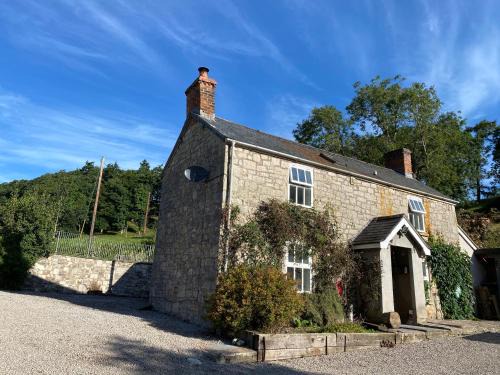 Llanychan Casa | Stunning 3-Bed House in a private hidden valley