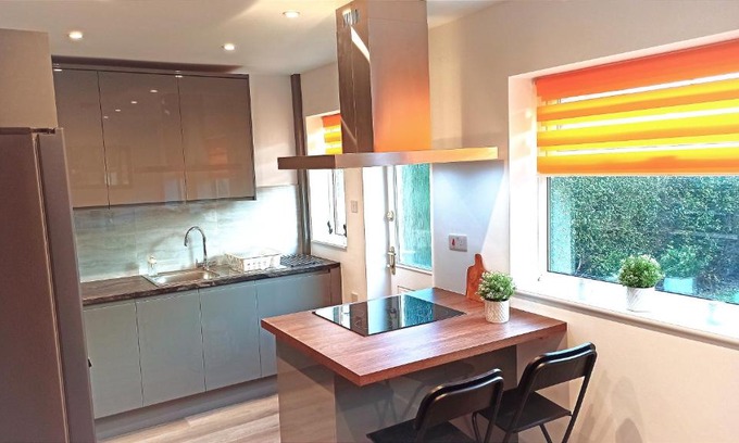 Newark upon Trent Apartamento | Stunning 3 bed House sleeps 5-6, WiFi, OFF Street Parking in Nottingham close to M1