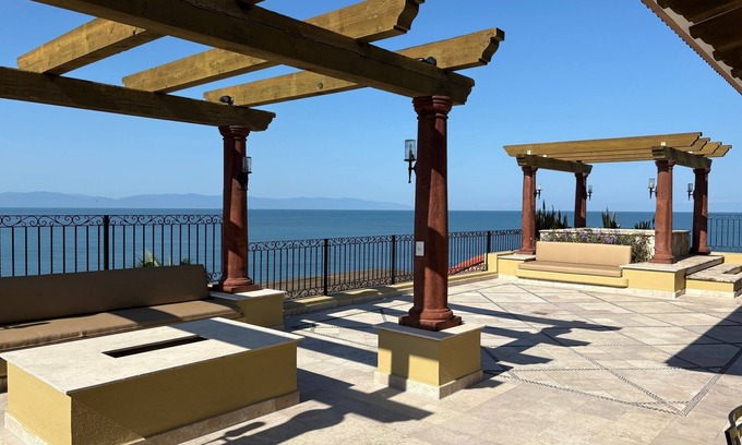 Flamingos Complejo | Stunning 3‑Bedroom Ocean‑View Penthouse – Christmas Week 2025 Villa La Estancia