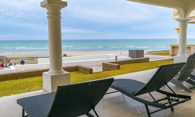 Sandy Beach Villa | Impresionante villa de playa de 3 dormitorios en Sandy Beach en Las Palmas Beachfront Resort V-16