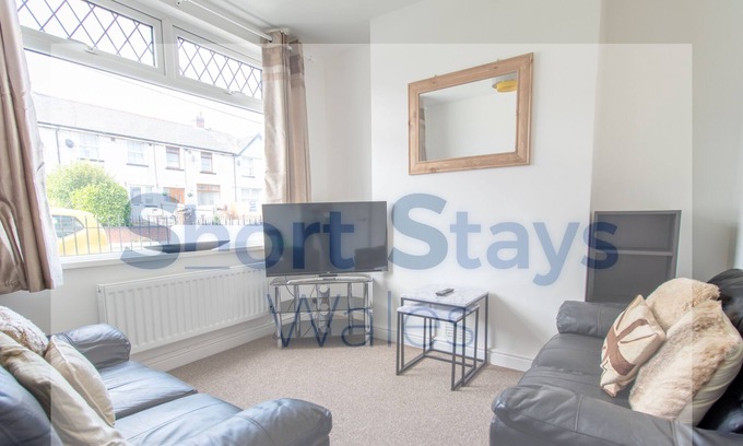 Gelligaer Casa | Stunning 3 bedroom House in Penpedairheol!