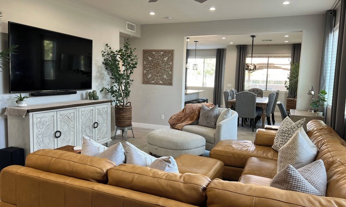 Villago Casa | Stunning 3 Bedroom Desert Retreat with Pool, Gazebo and Home Gym