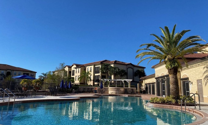 Andalucia Apartamento | Stunning 3BR/2BA Condo in Naples