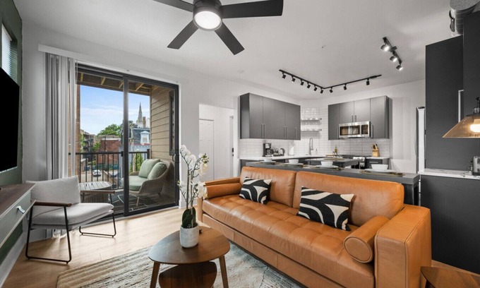 Shadyside Apartamento | Stunning 3BR suite| 2 private decks| A+ Location!