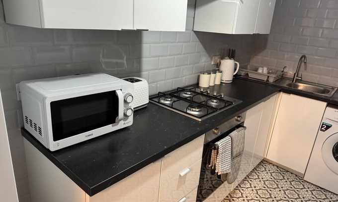 Harehills Casa | Stunning 4-bed House in Leeds Close to Center