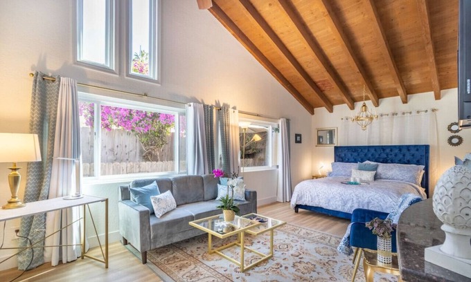 Mission Viejo Casa | Stunning 4 Bedroom 1 Level- Pool, Spa, Grass Yard, Fire Pit, Garage, BBQ