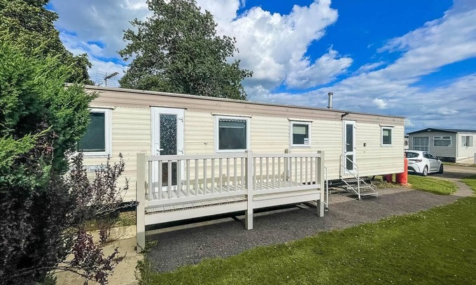 Scratby Casa | Stunning 4 berth caravan in seaside village of Scratby, Norfolk ref 19150S