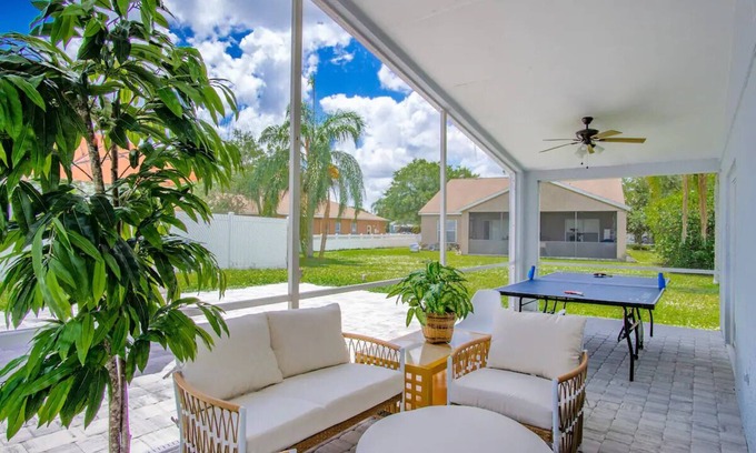 Sabal Harbour Casa | Stunning 4 BR Paradise - NewRemodel-Full Amenities! Resort Size Pool!