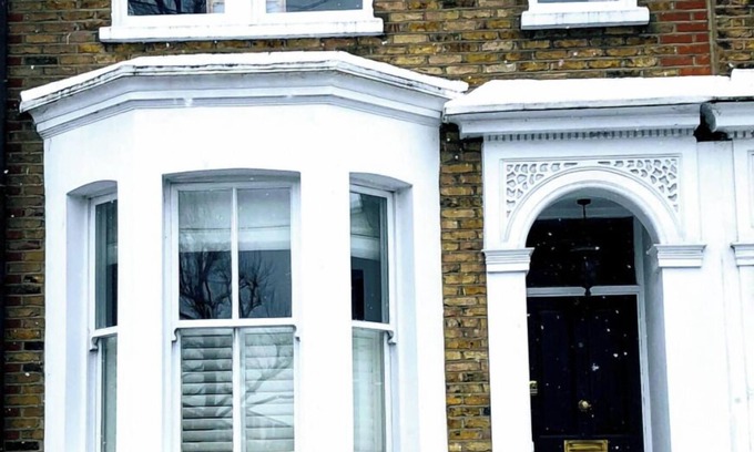 Bow West Casa | Stunning 4BD Home with Private Garden, East London