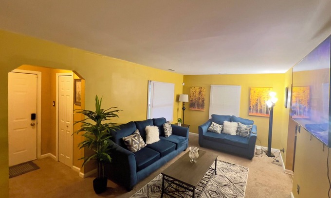 Mount Clemens Casa | Stunning 4BR Ranch-Style Home with Modern...