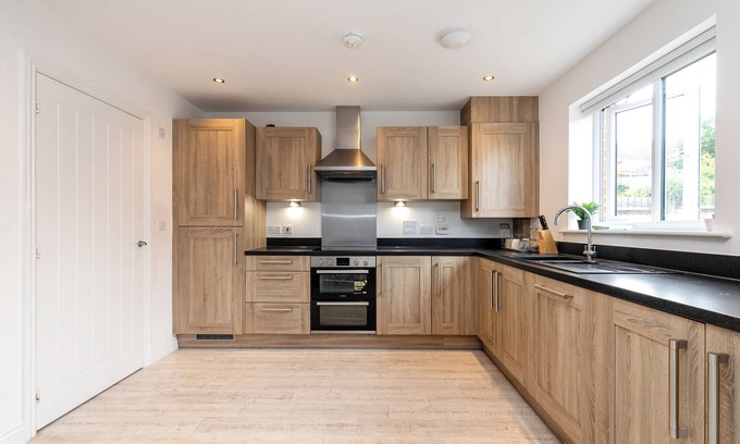 Ashford Casa | Stunning 5-bed House in Ashford