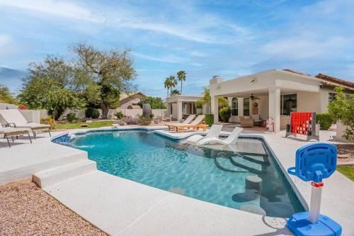 Central Scottsdale Apartamento | Stunning 5 Bed Luxury Oasis Heated Pool Hot Tub