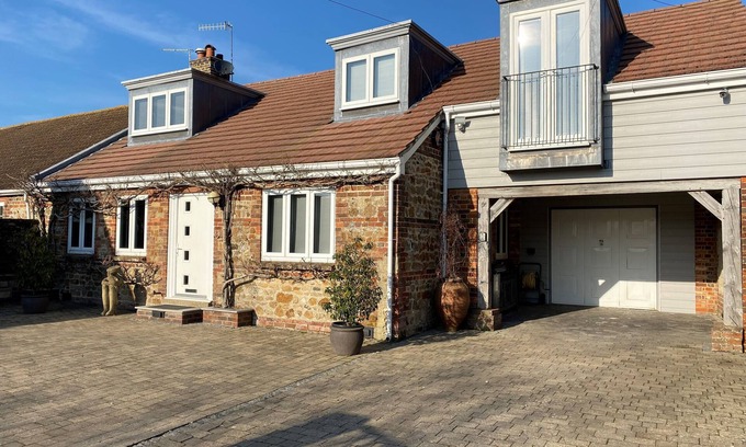 Pagham Casa | Stunning 5 bedroom family home just 5 mins to the beach!