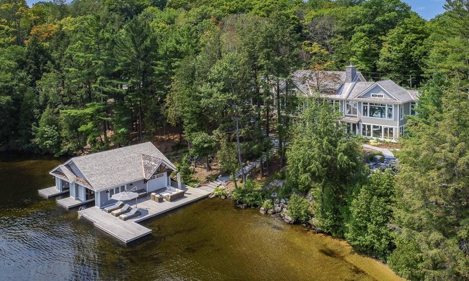 Rosseau Cabaña | Stunning 5bed 6bath Family Compound on Lake Rosseau! Sports Court! Sauna! Gym!