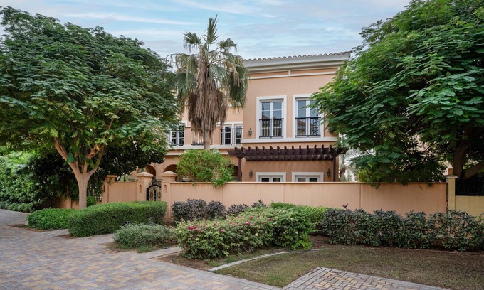 Dubai Villa | Stunning 5BR Villa in Hacienda - The Villa