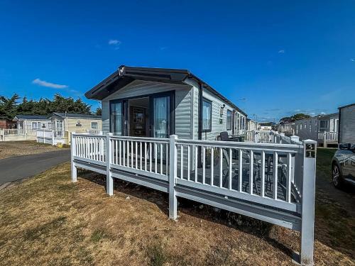 Felixstowe Otro | Stunning 6 Berth Caravan At Suffolk Sands Holiday Park Ref 45031G