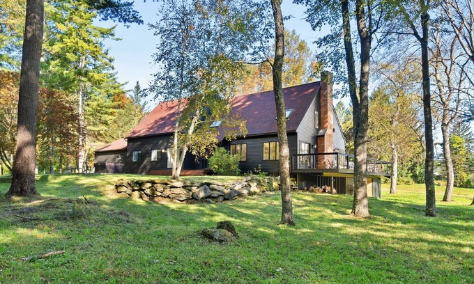 North Egremont Casa | Stunning 6-BR Country Home 10-min to Catamount