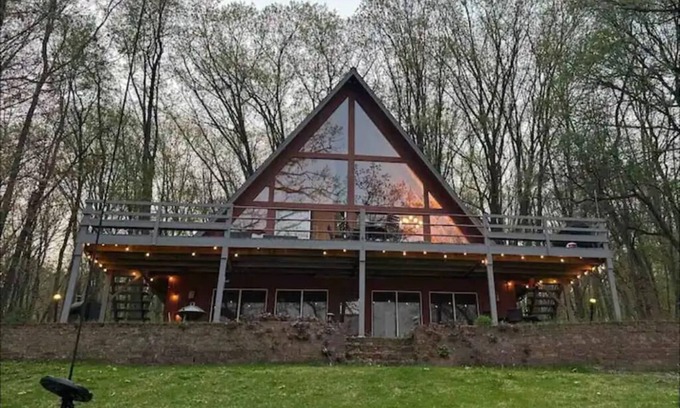 Poynette Cabaña | Stunning A-frame on Lake WI