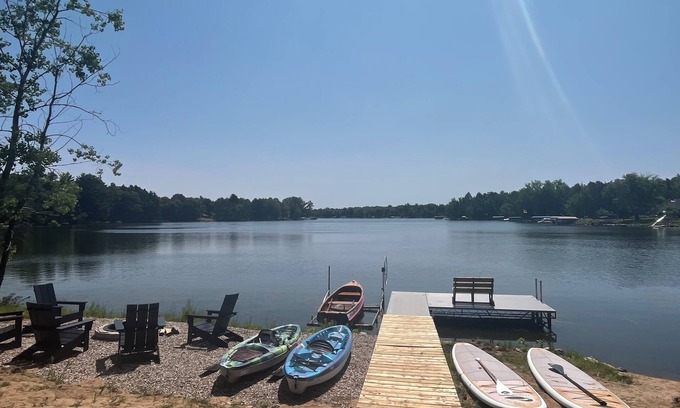Nekoosa Cabina | Stunning A-Frame on Lake Sherwood near Sand Valley