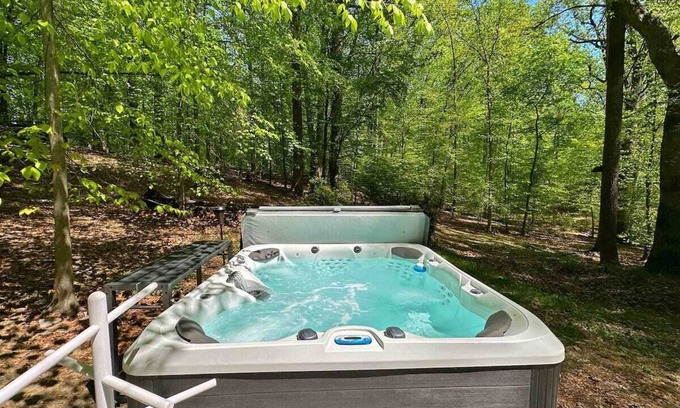 Scaggsville Casa | Stunning Airstream trailer w/ hot tub!
