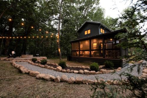 Monteagle Casa | Stunning and Fully-Equipped Tiny House with Breathtaking Views of South Cumberland State Park in Monteagle, TN